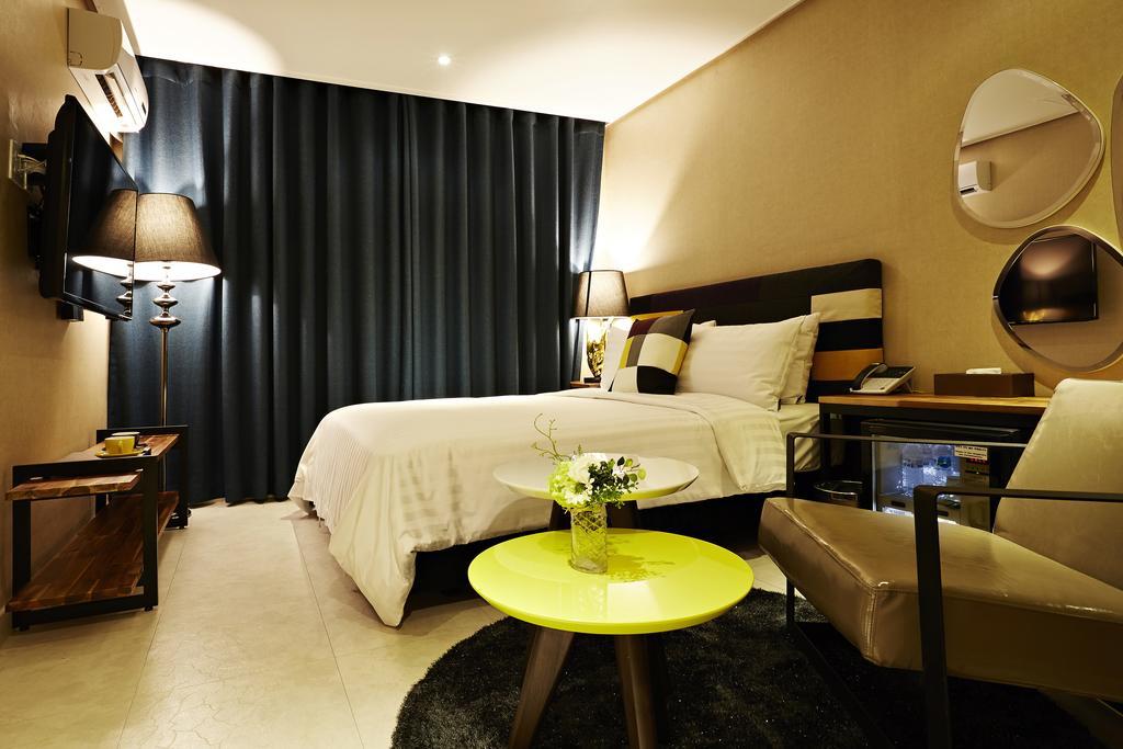 Hotel Namoo Cheong-Ju Cheongju Quarto foto